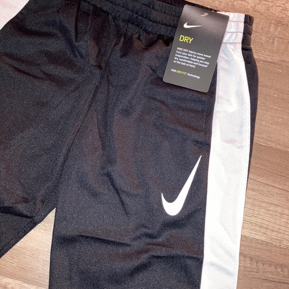 HOSTPICK!🔥NWT boys Nike sweats - Picture 2 of 7